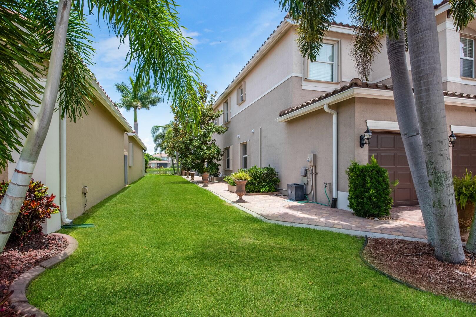 8472 Serena Creek Avenue, Boynton Beach