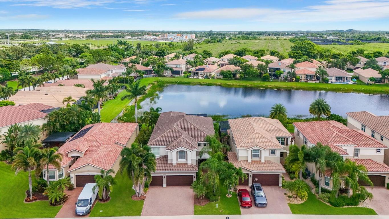 8472 Serena Creek Avenue, Boynton Beach