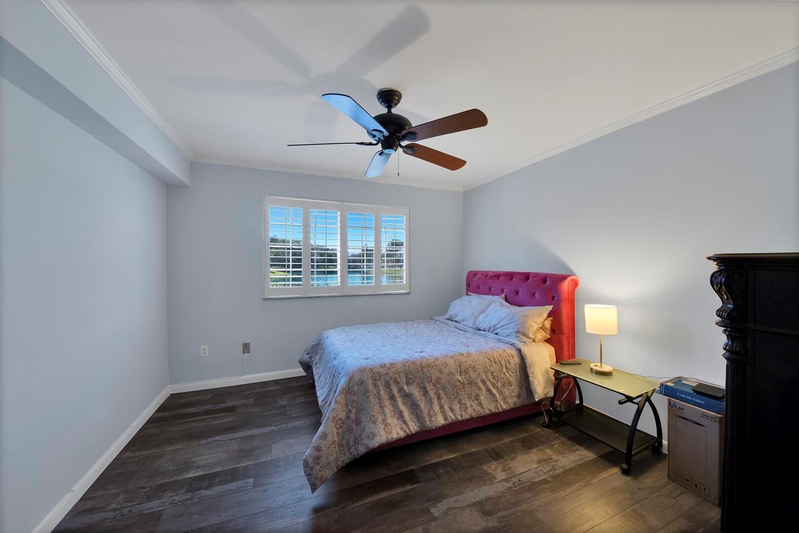 600 Crestwood Court N 611