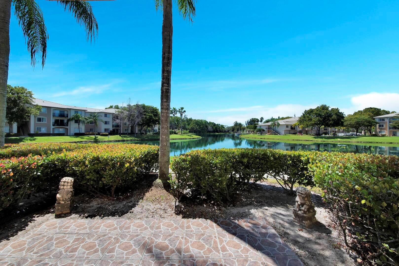 600 Crestwood Court N 611