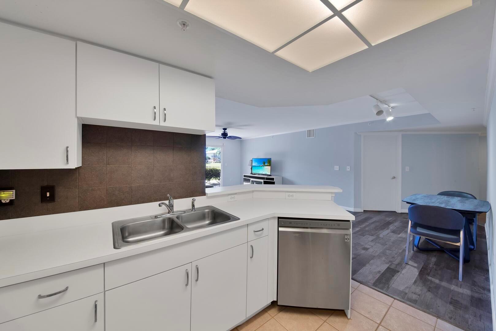 600 Crestwood Court N 611