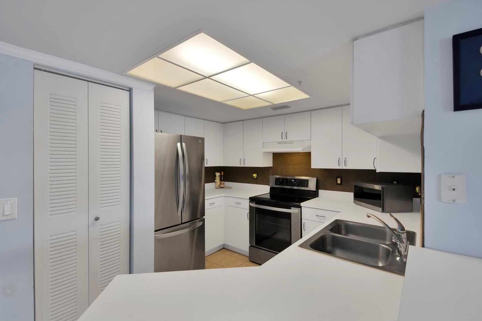 600 Crestwood Court N 611