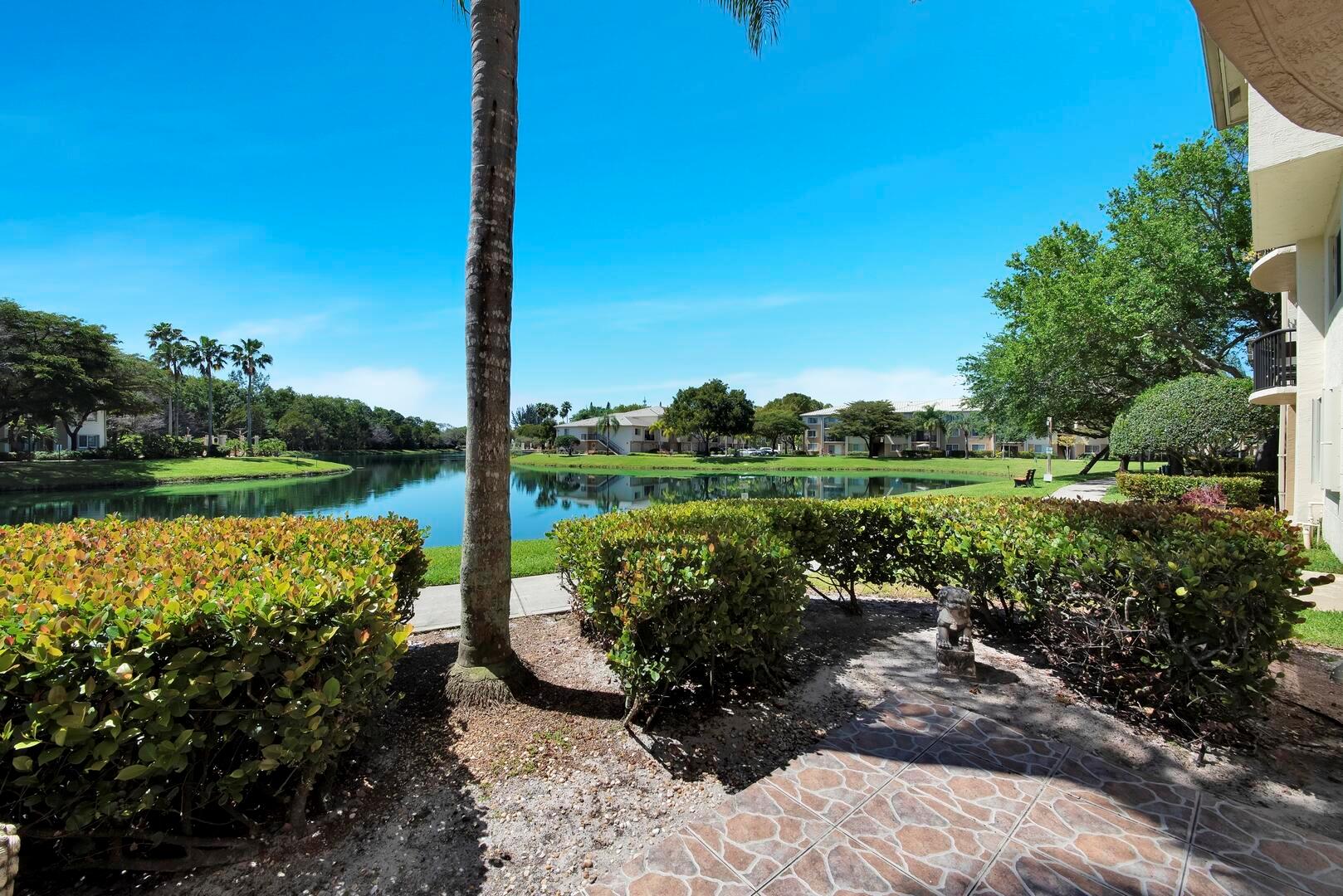 600 Crestwood Court N 611