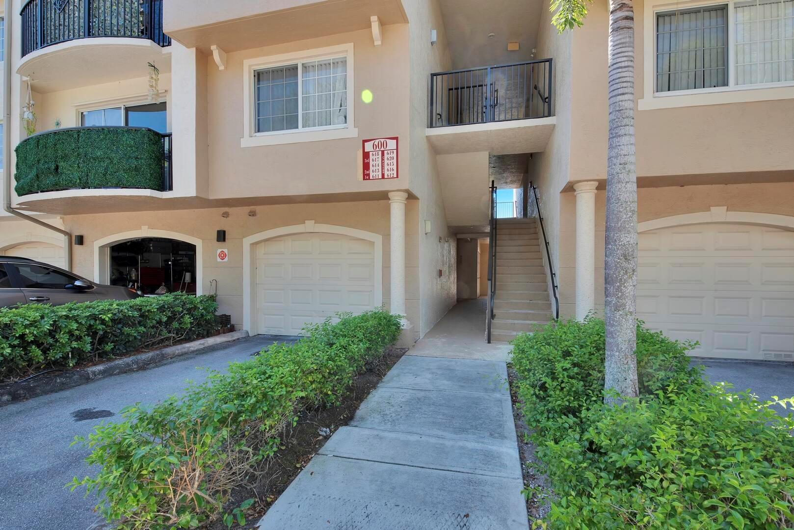 600 Crestwood Court N 611