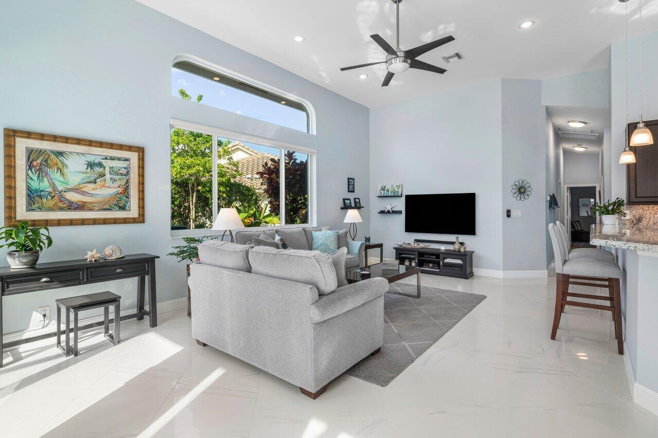 10751 Avenida Santa Ana