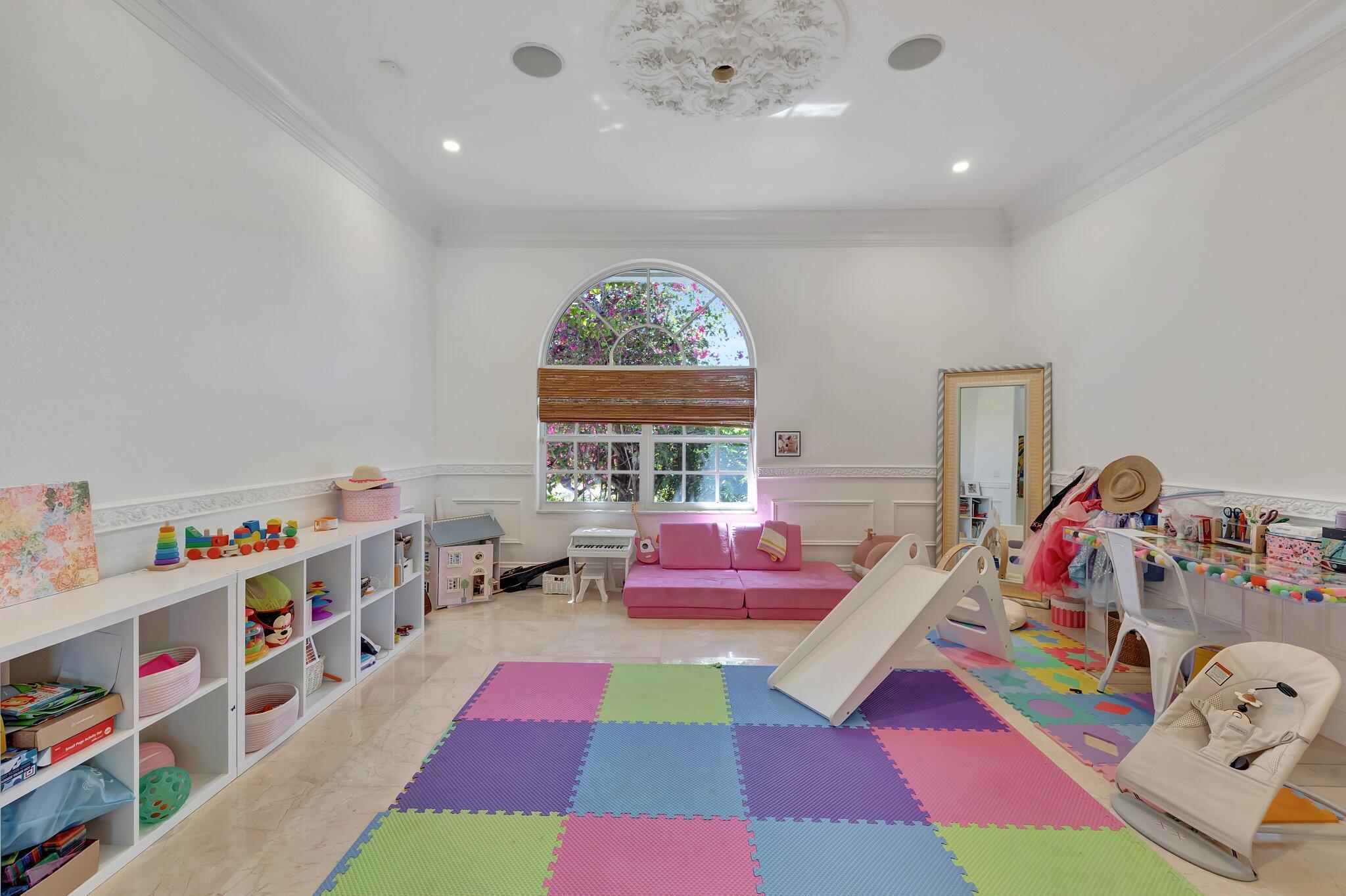 15082 Tall Oak Avenue