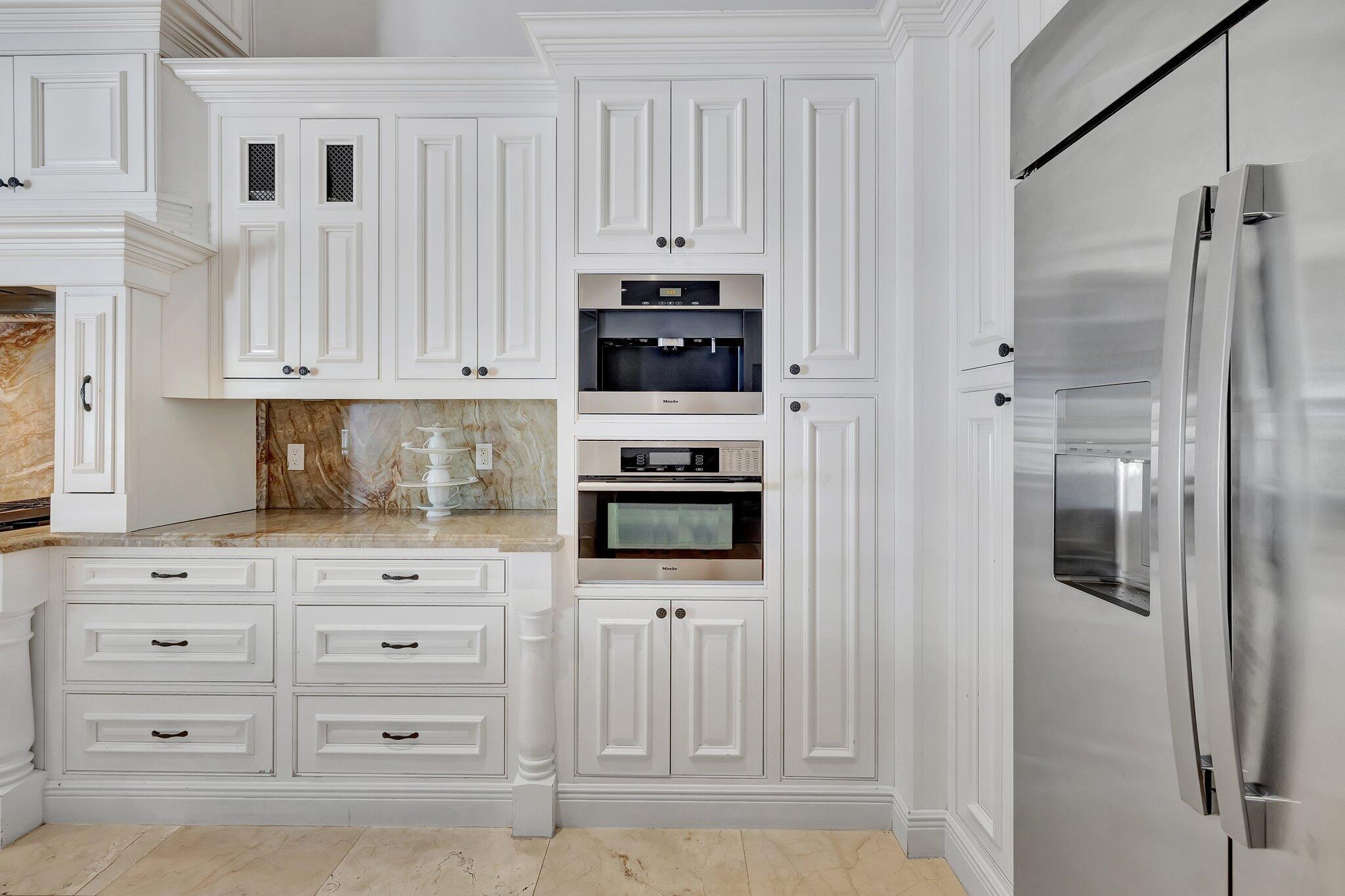 15082 Tall Oak Avenue