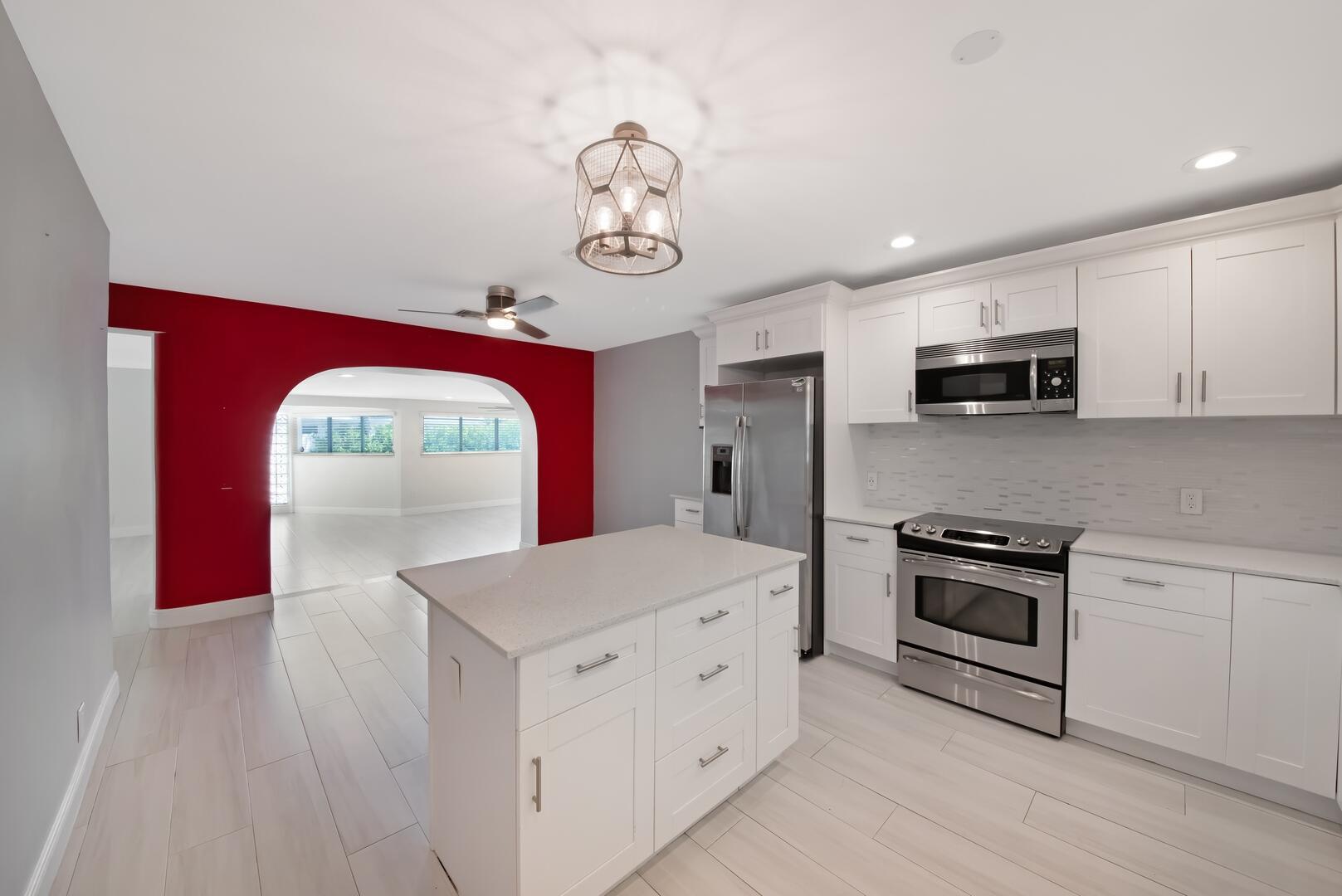 2724 NE 10th Street