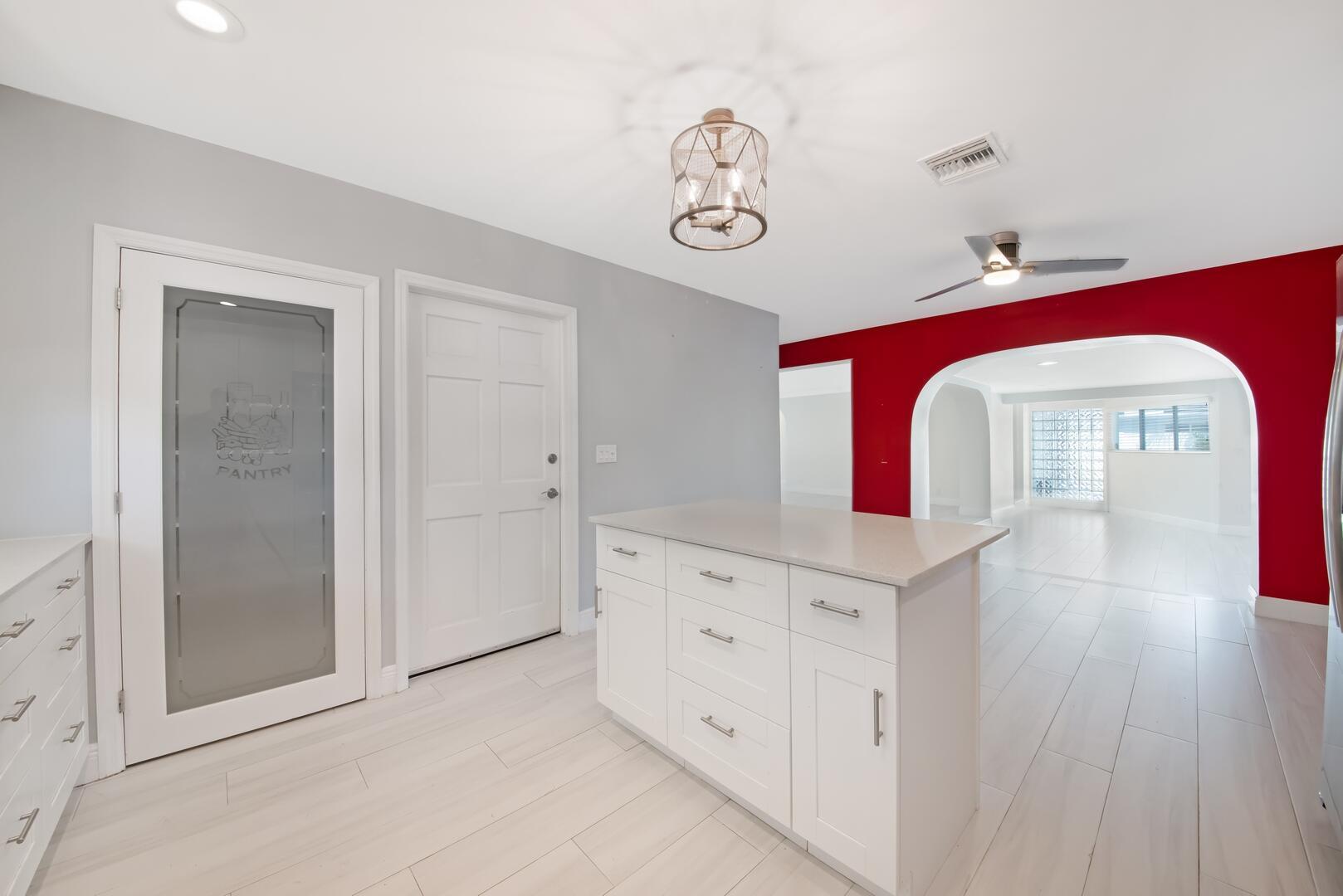 2724 NE 10th Street
