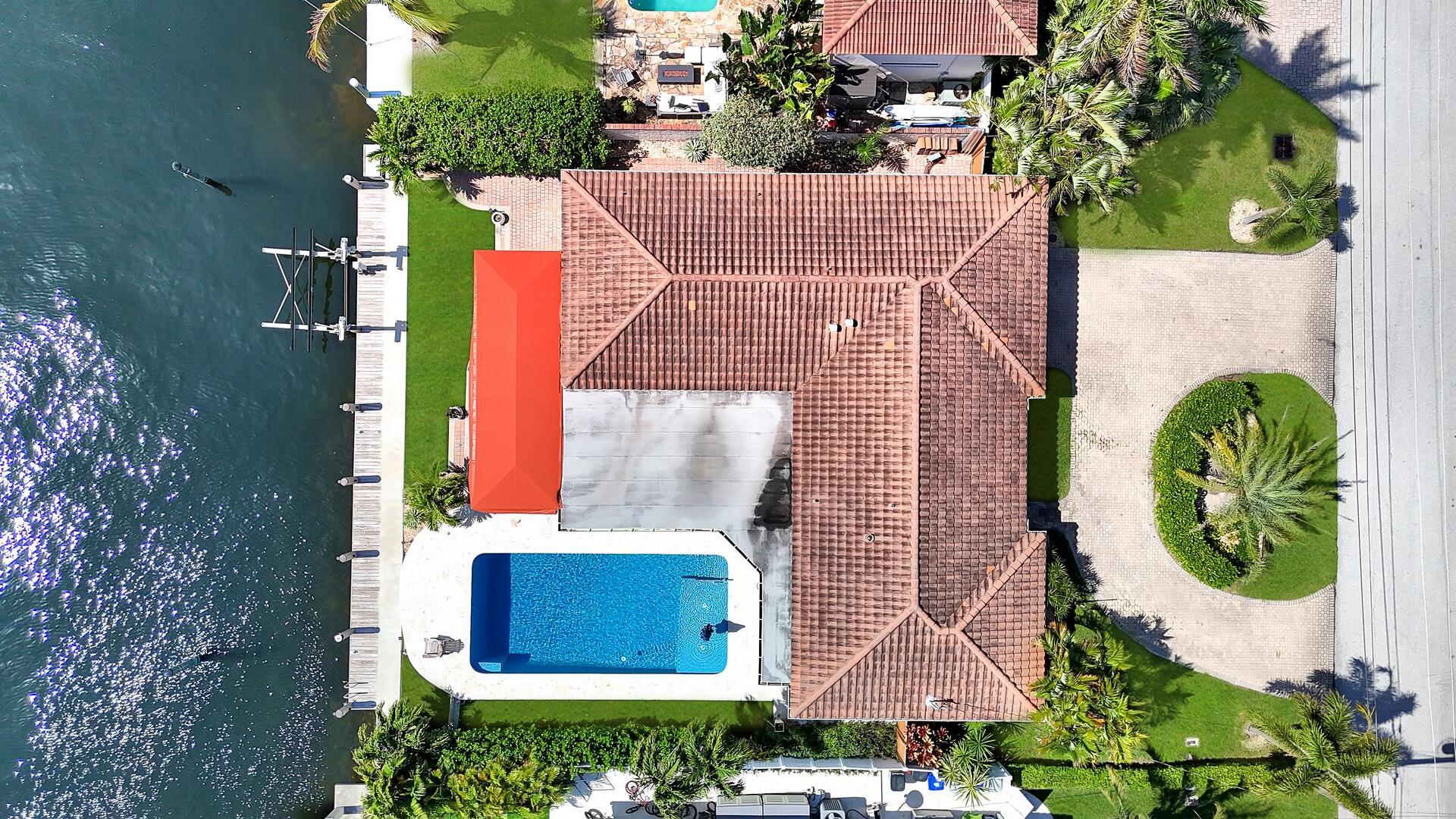 2724 NE 10th Street