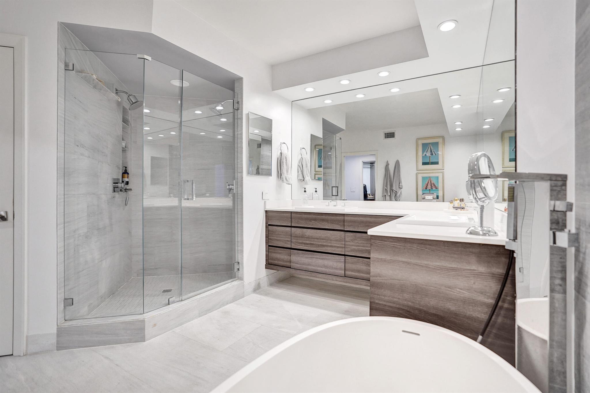 790 Andrews Avenue C204