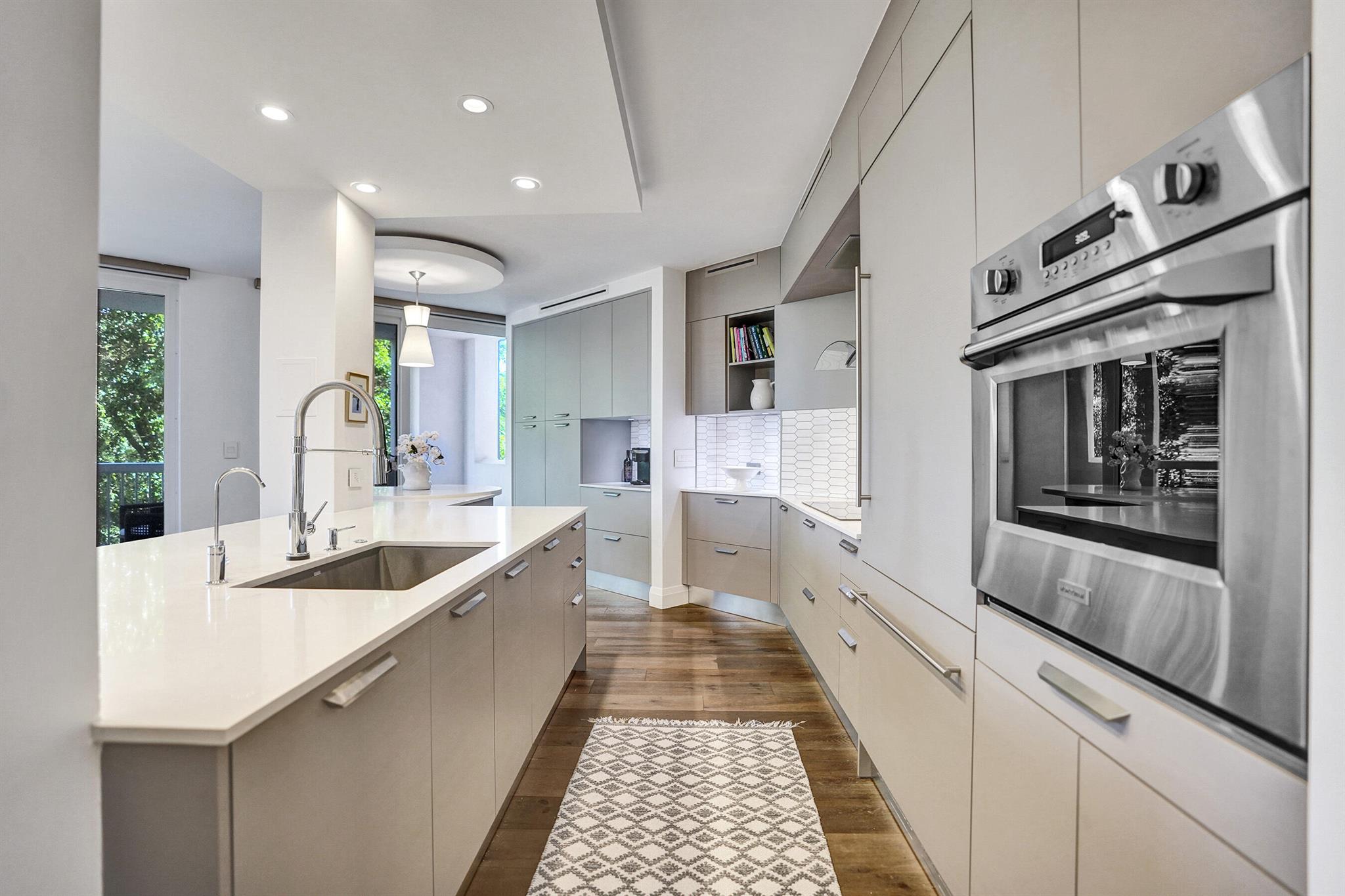 790 Andrews Avenue C204