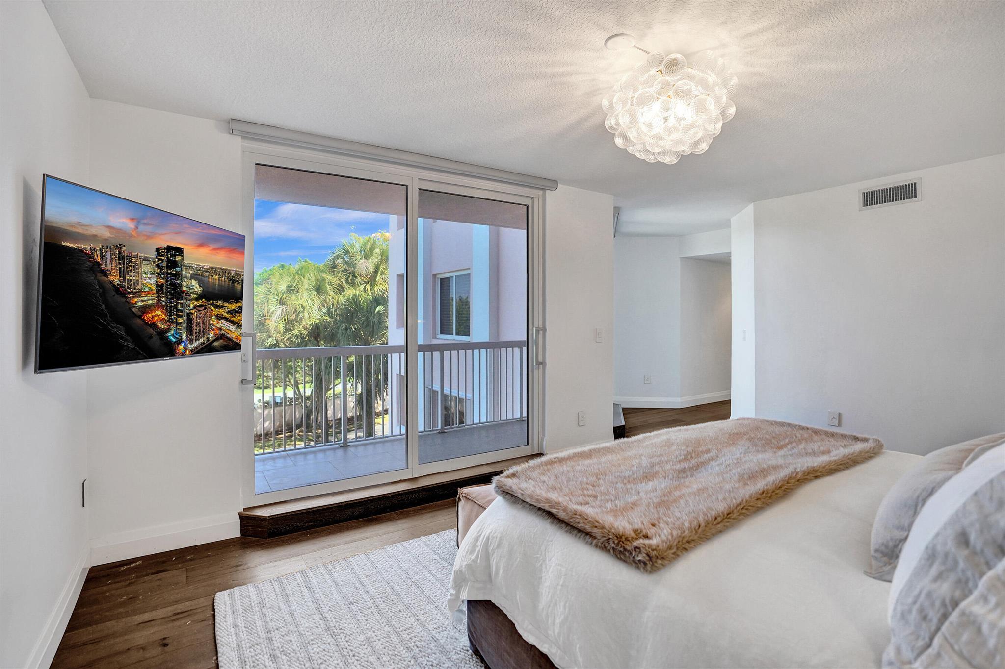 790 Andrews Avenue C204