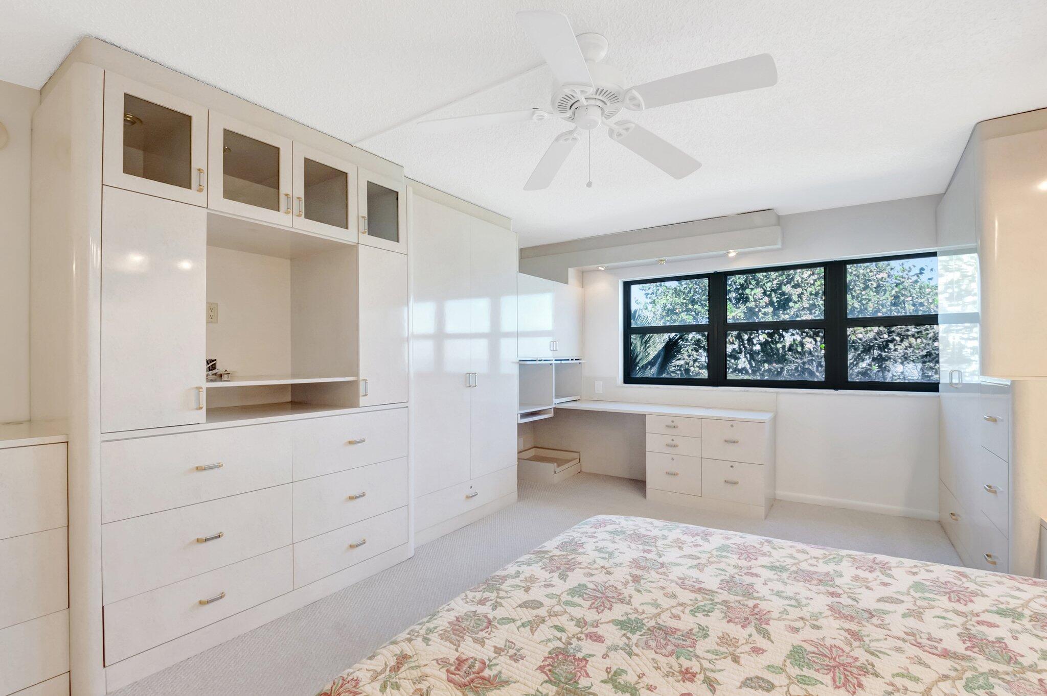 4605 S Ocean Boulevard 4c