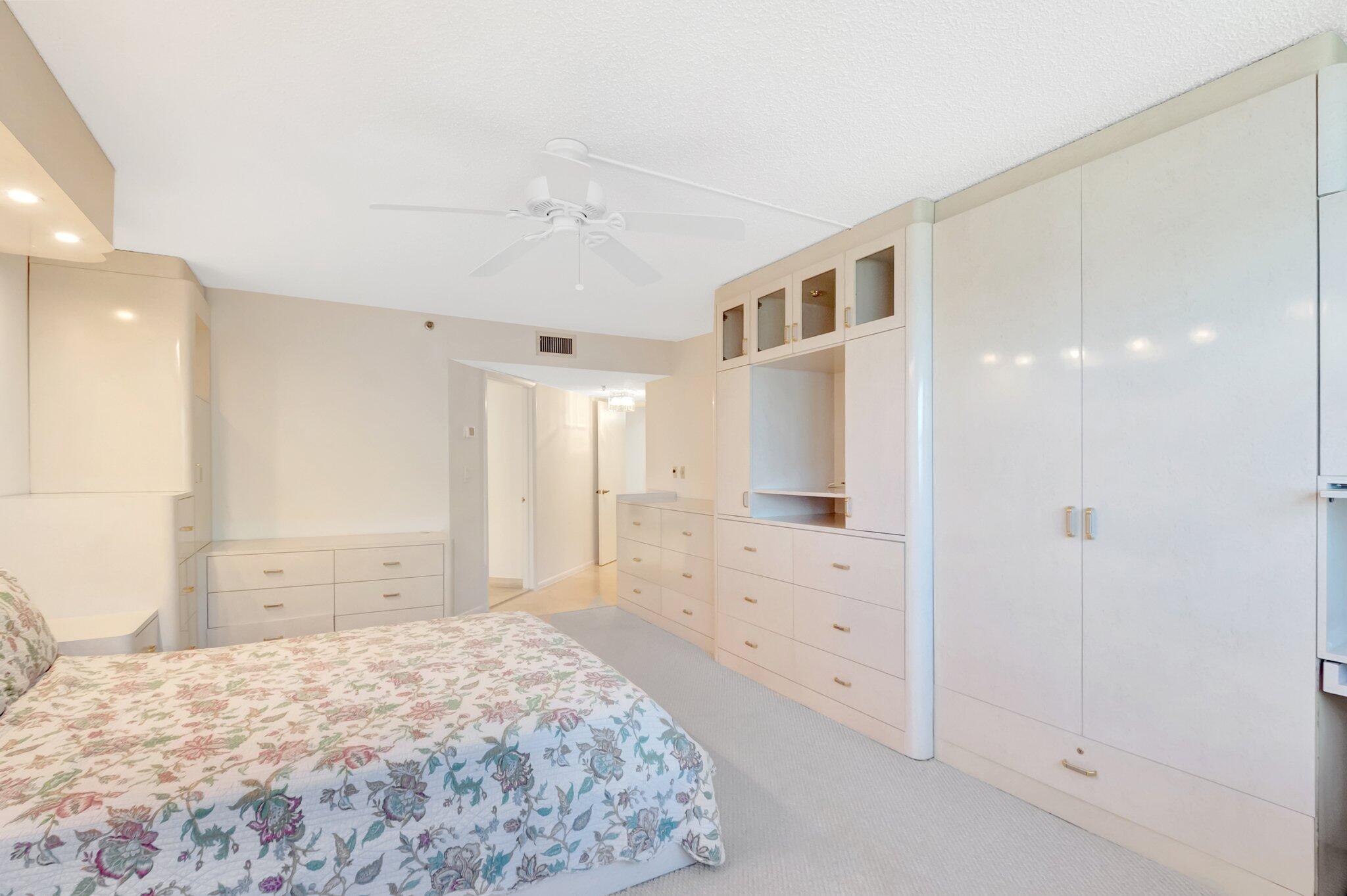 4605 S Ocean Boulevard 4c