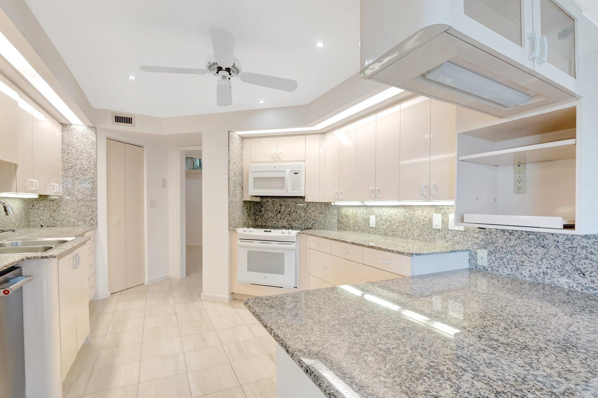 4605 S Ocean Boulevard 4c