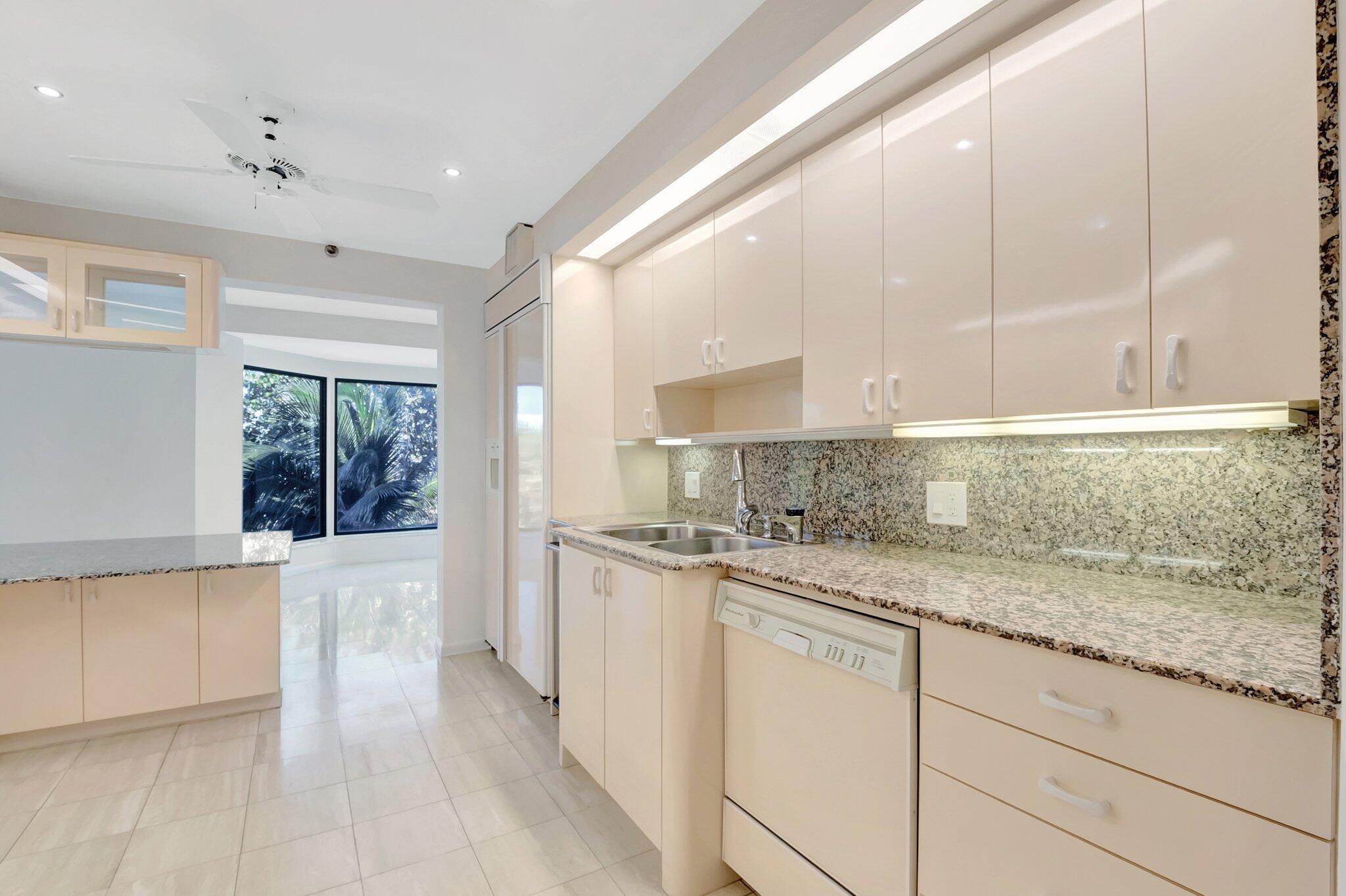 4605 S Ocean Boulevard 4c