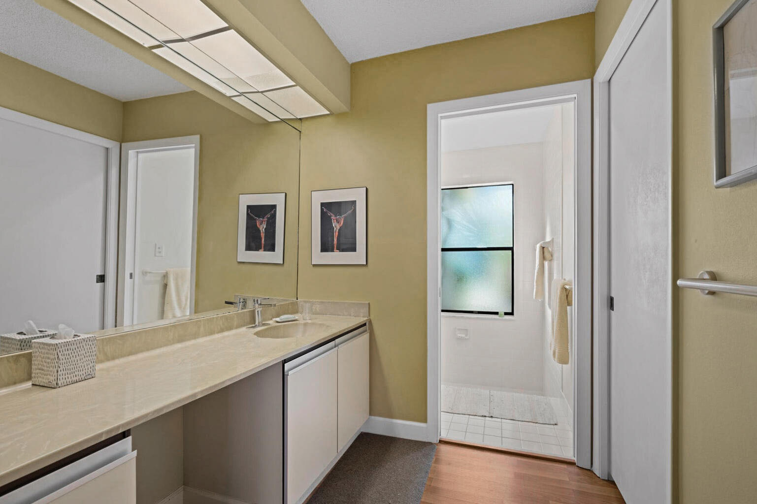 5629 Lakeview Mews Court