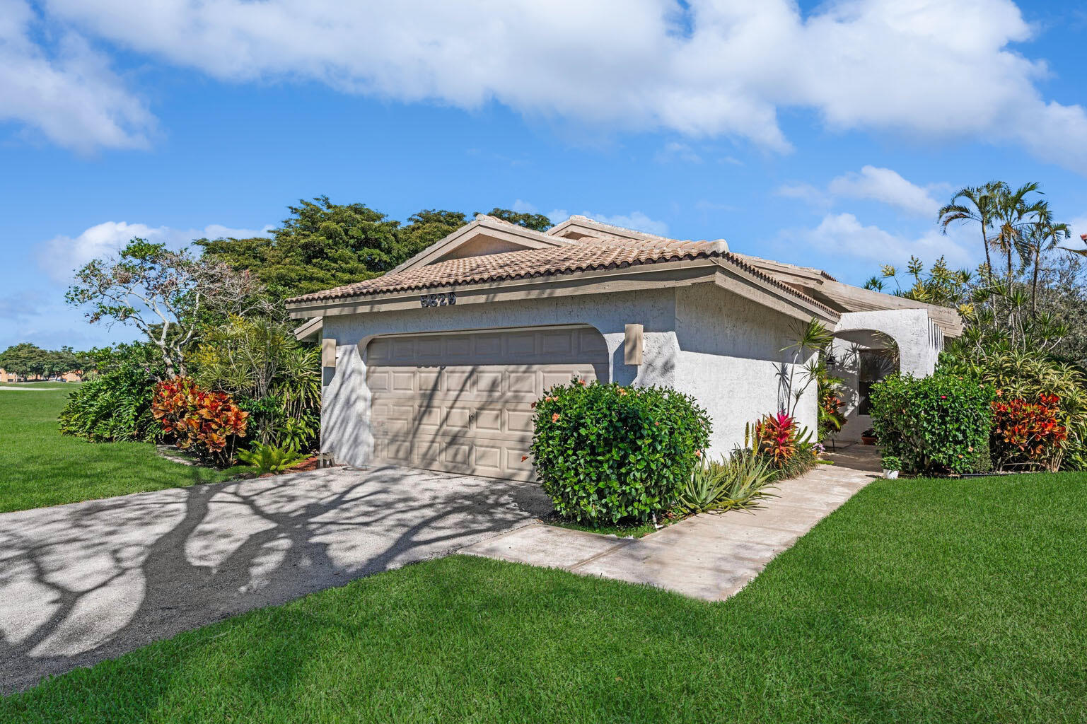 5629 Lakeview Mews Court