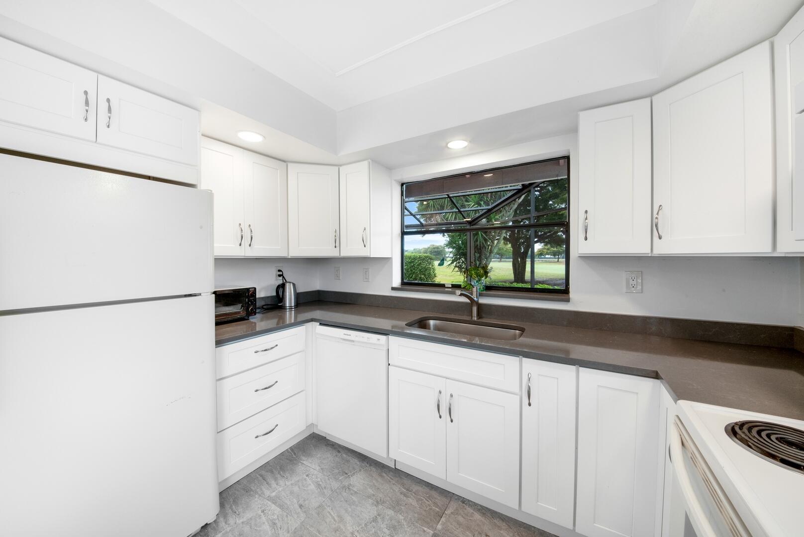 5629 Lakeview Mews Court