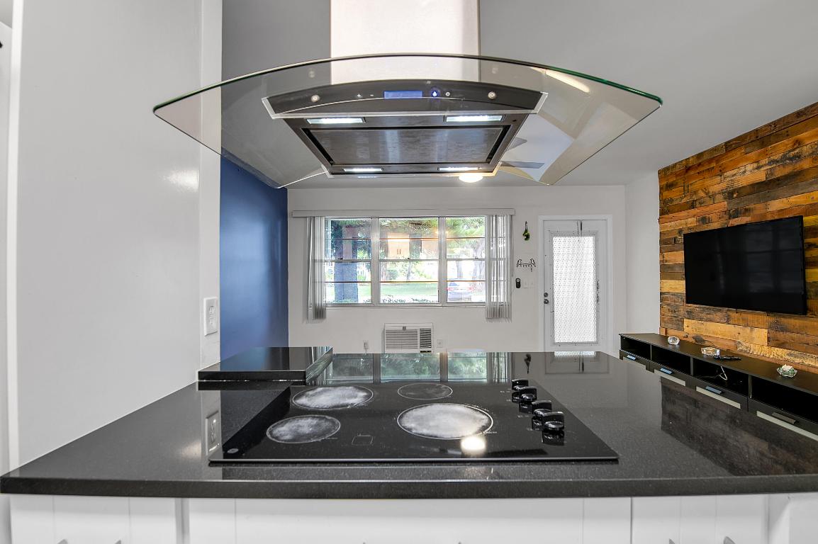 310 Tilford O 310, Deerfield Beach Unit: 310