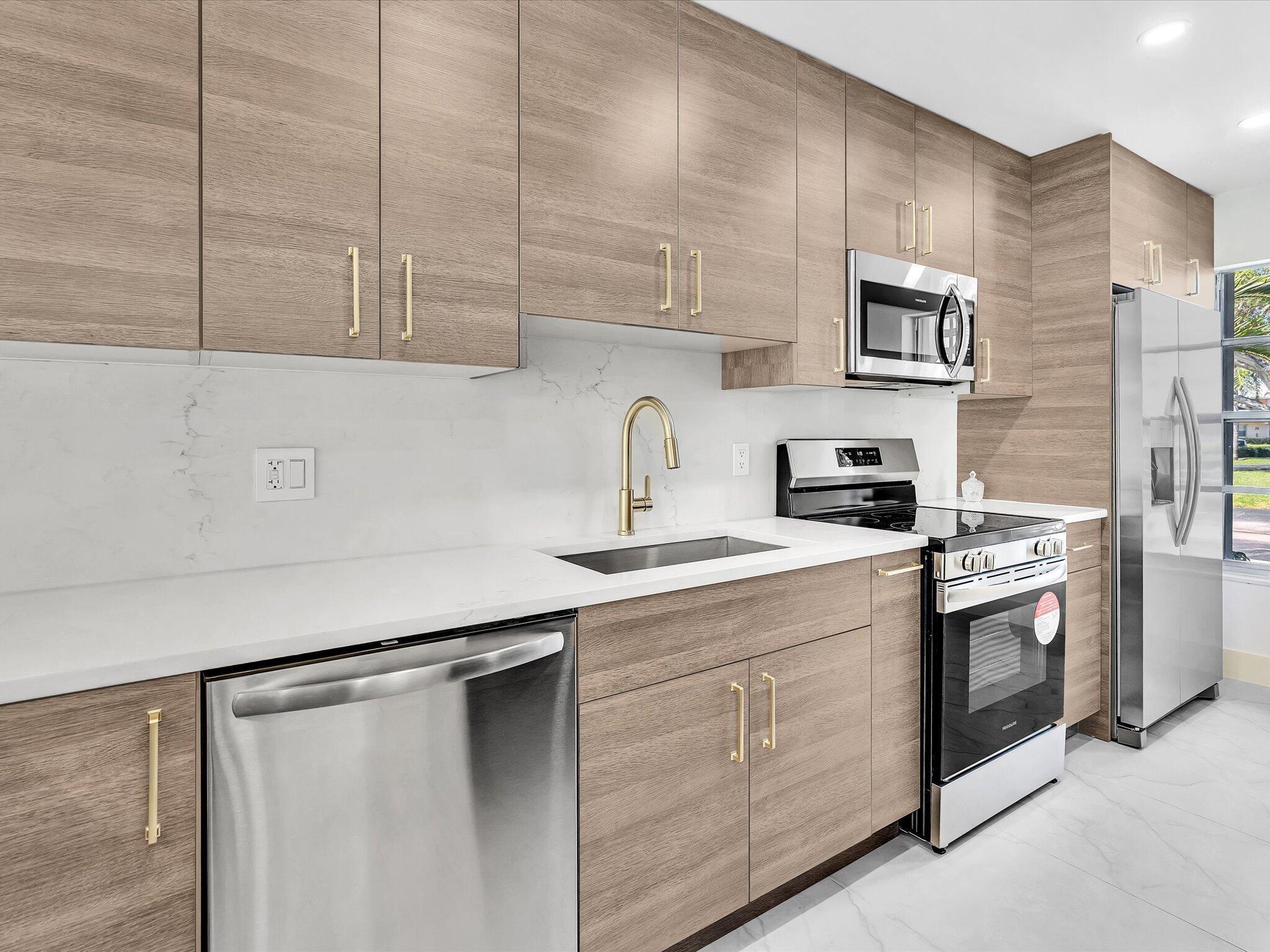 1541 NW 20th Avenue 101