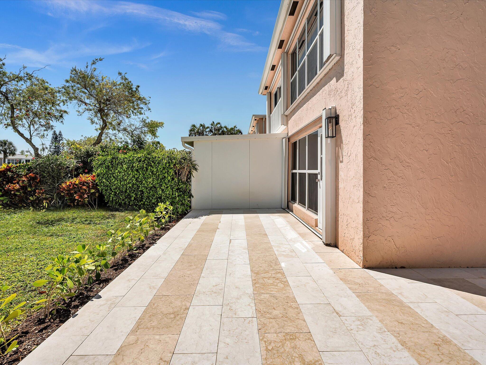 1541 NW 20th Avenue 101