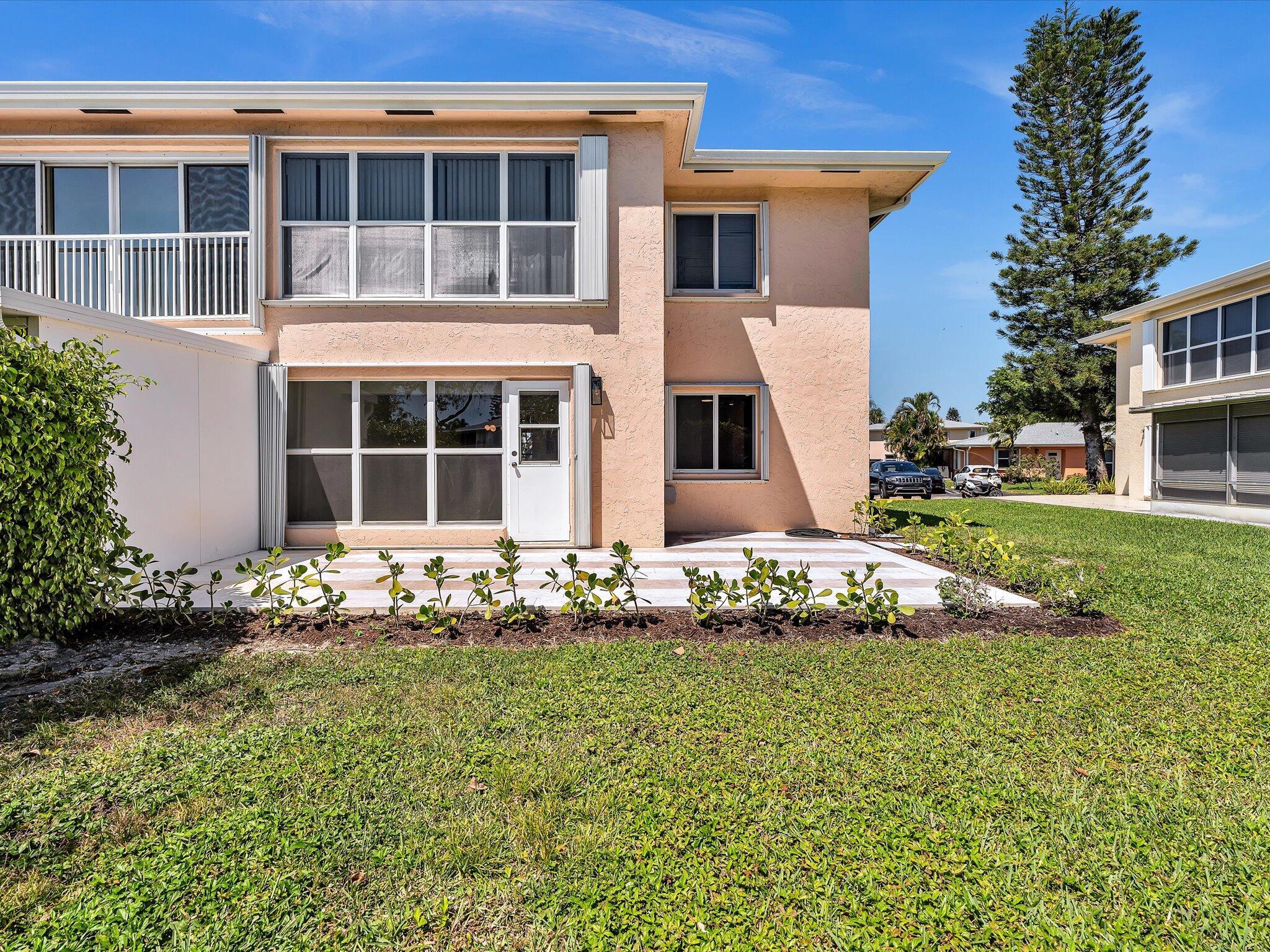1541 NW 20th Avenue 101
