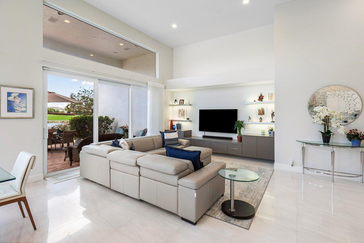 4120 NW Briarcliff Circle