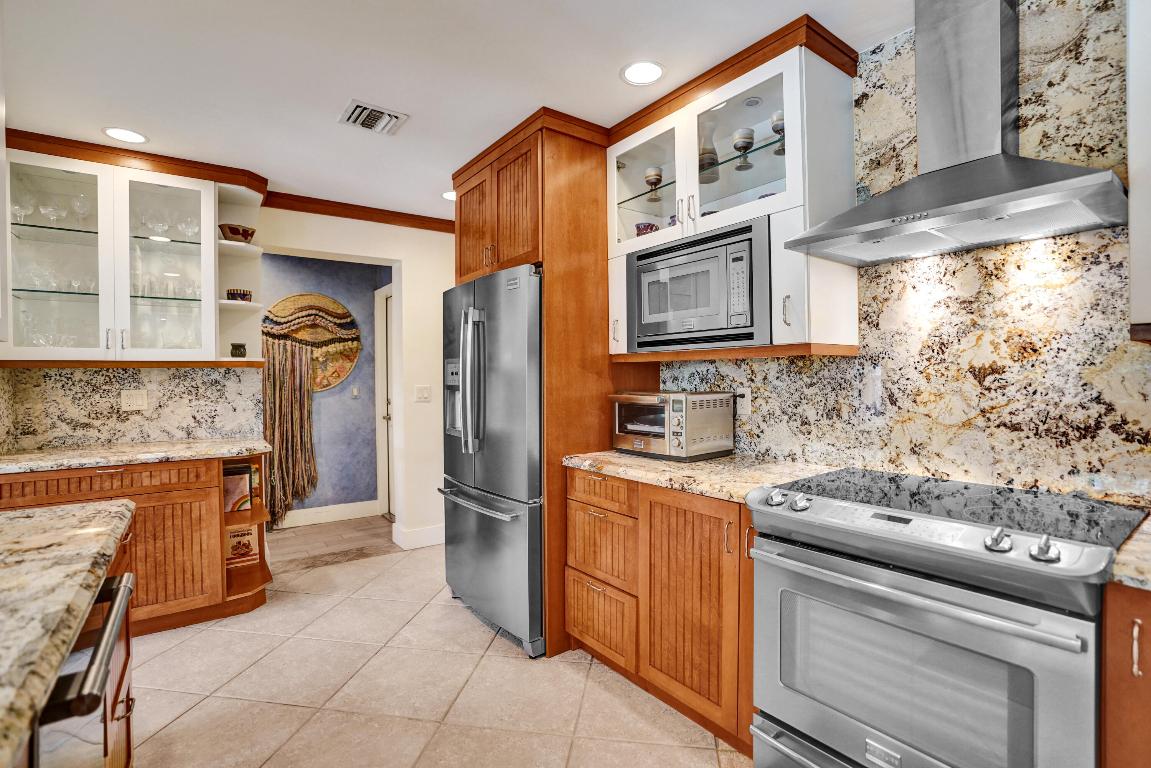 445 SE 17th Terrace, Deerfield Beach