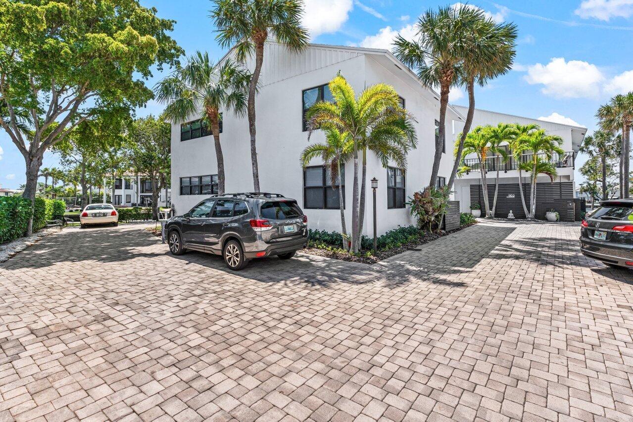 1102 1w Drive 1w