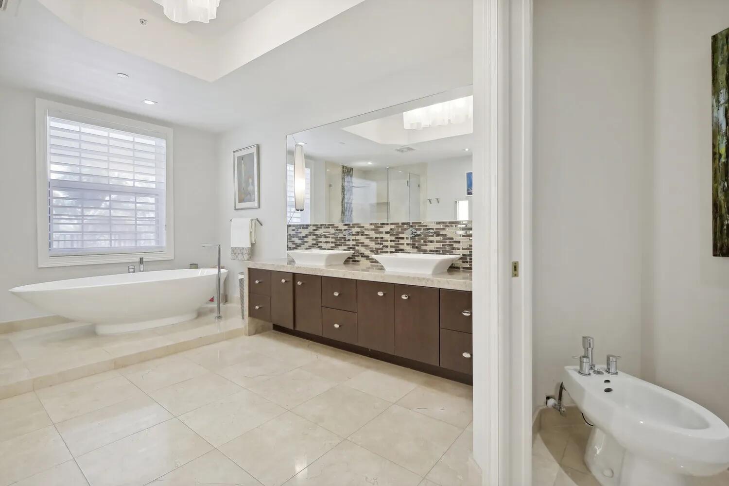 1 N Ocean Boulevard 201