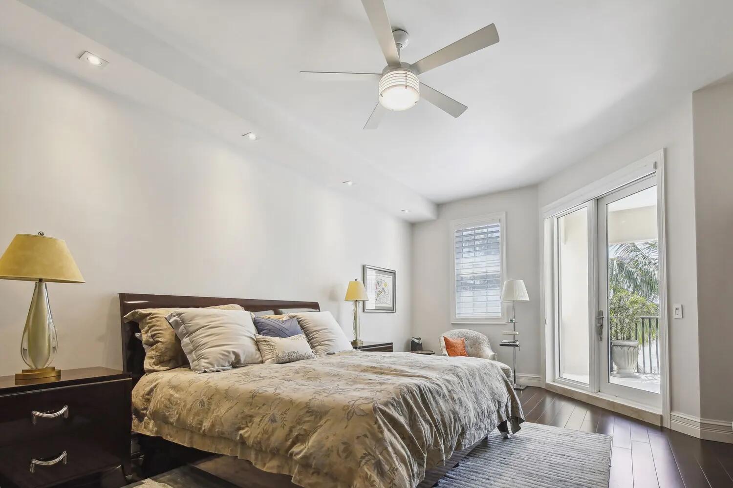 1 N Ocean Boulevard 201