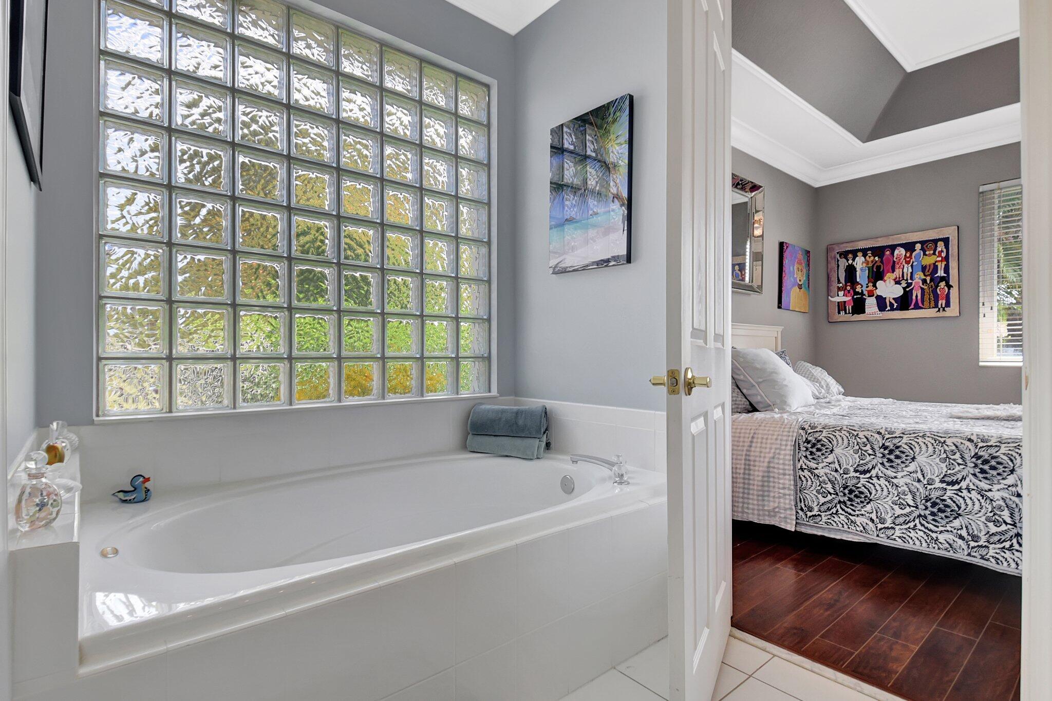 9312 Sapphire Cove Drive