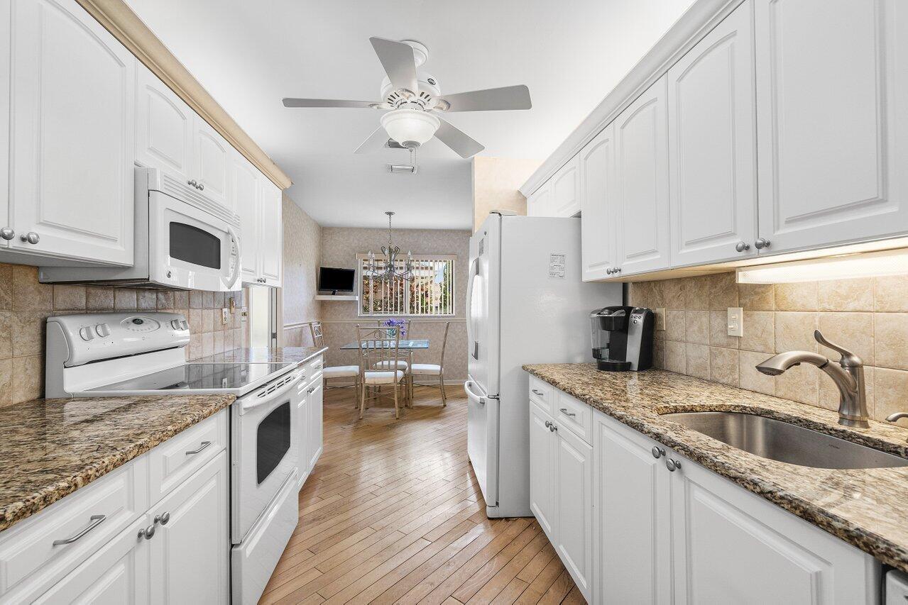 6935 Fountains Circle 6935