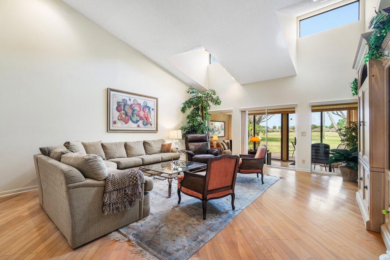 6935 Fountains Circle 6935