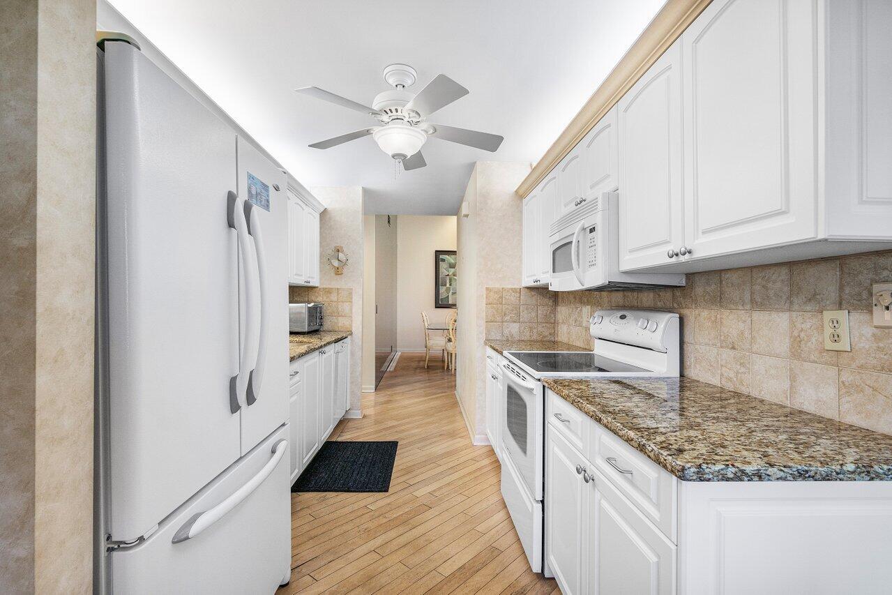 6935 Fountains Circle 6935