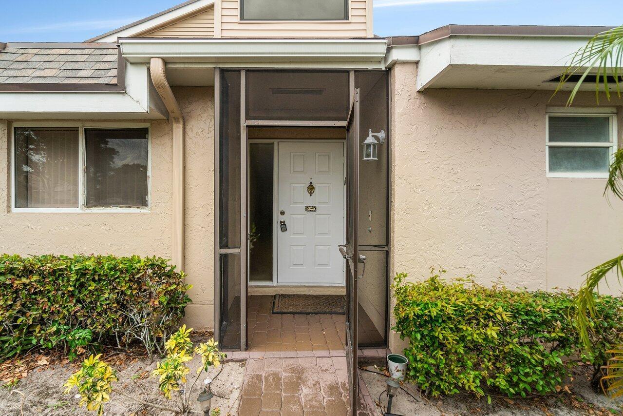 6935 Fountains Circle 6935