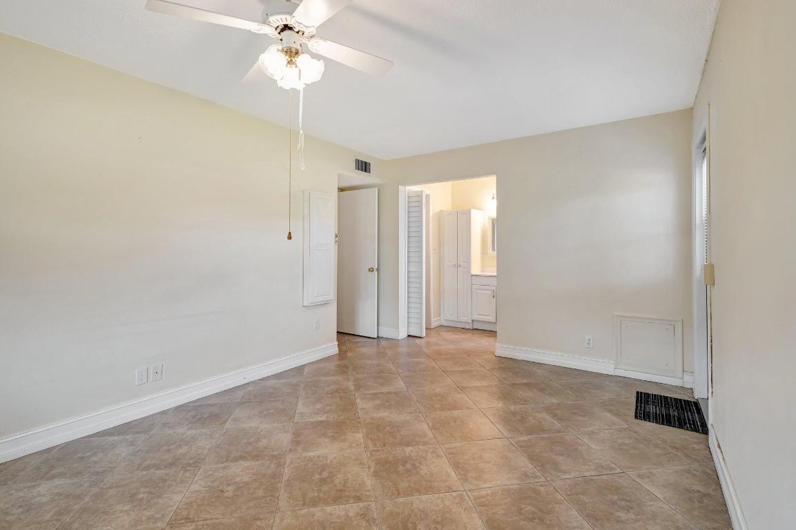 652 High Point Boulevard N D