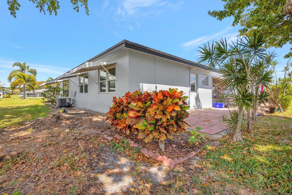 652 High Point Boulevard N D