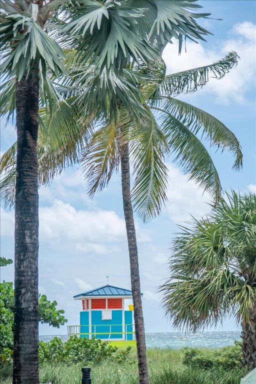 8 NE 14th Avenue 1,2,3