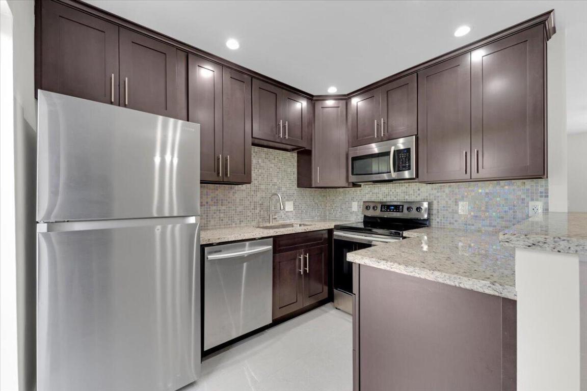 8 NE 14th Avenue 1,2,3