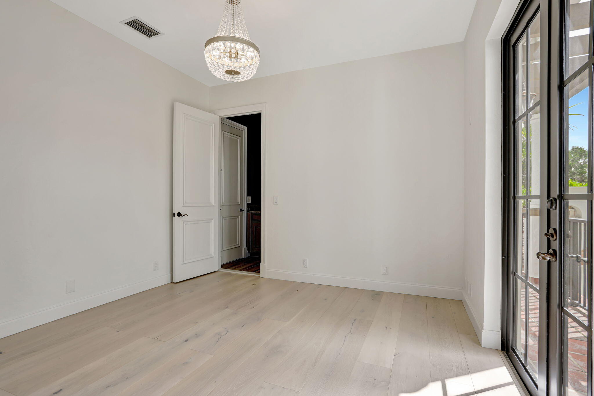 9387 Satinleaf Place, Parkland