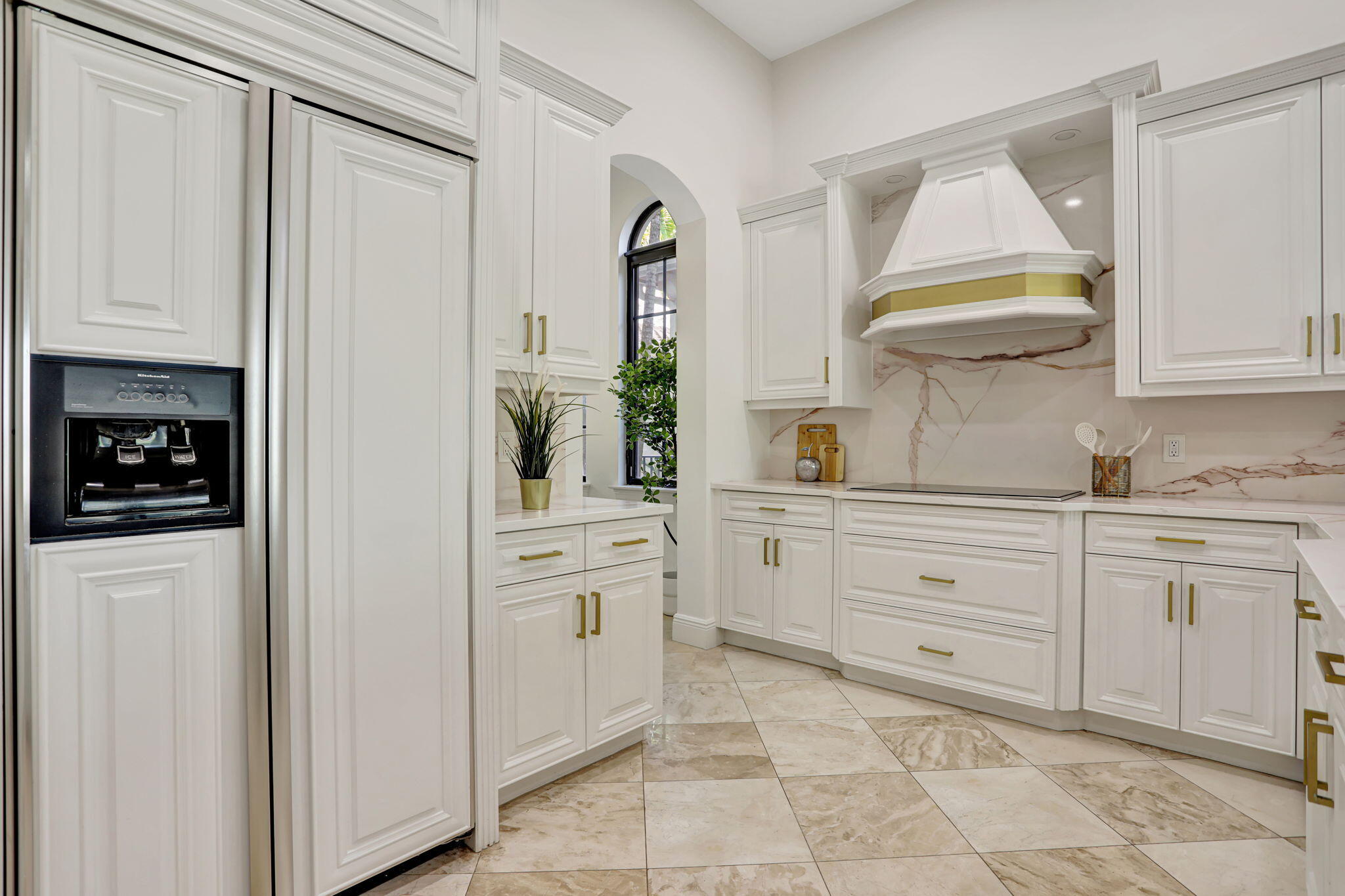 9387 Satinleaf Place, Parkland