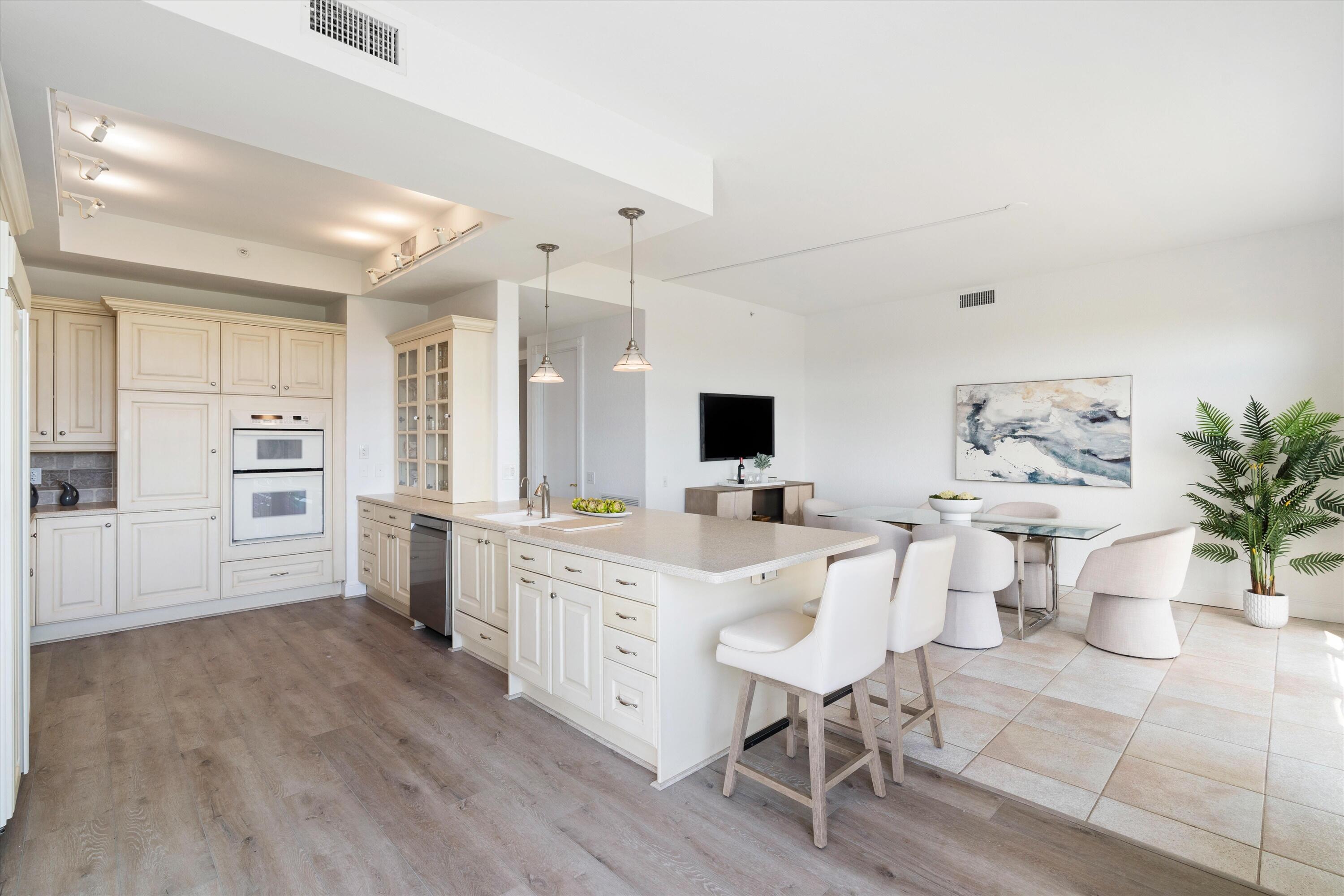 1230 Hillsboro Mile 310