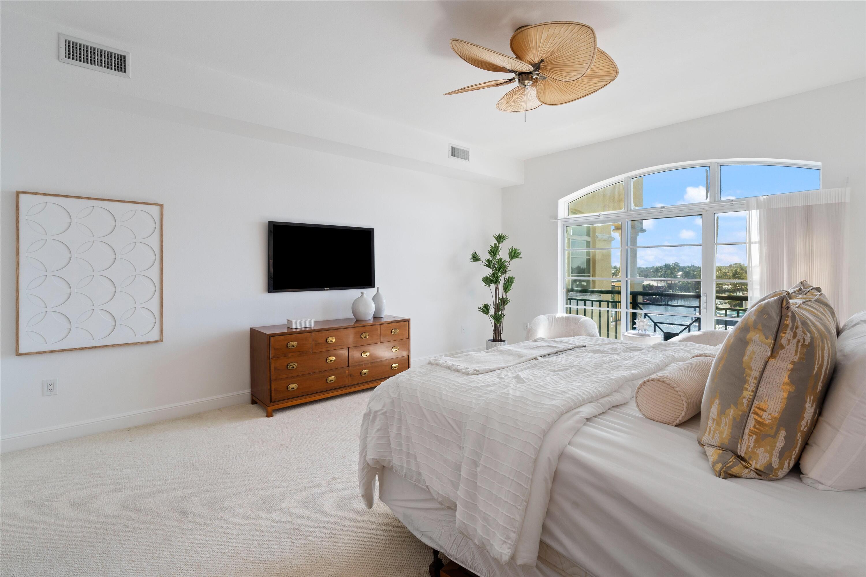 1230 Hillsboro Mile 310