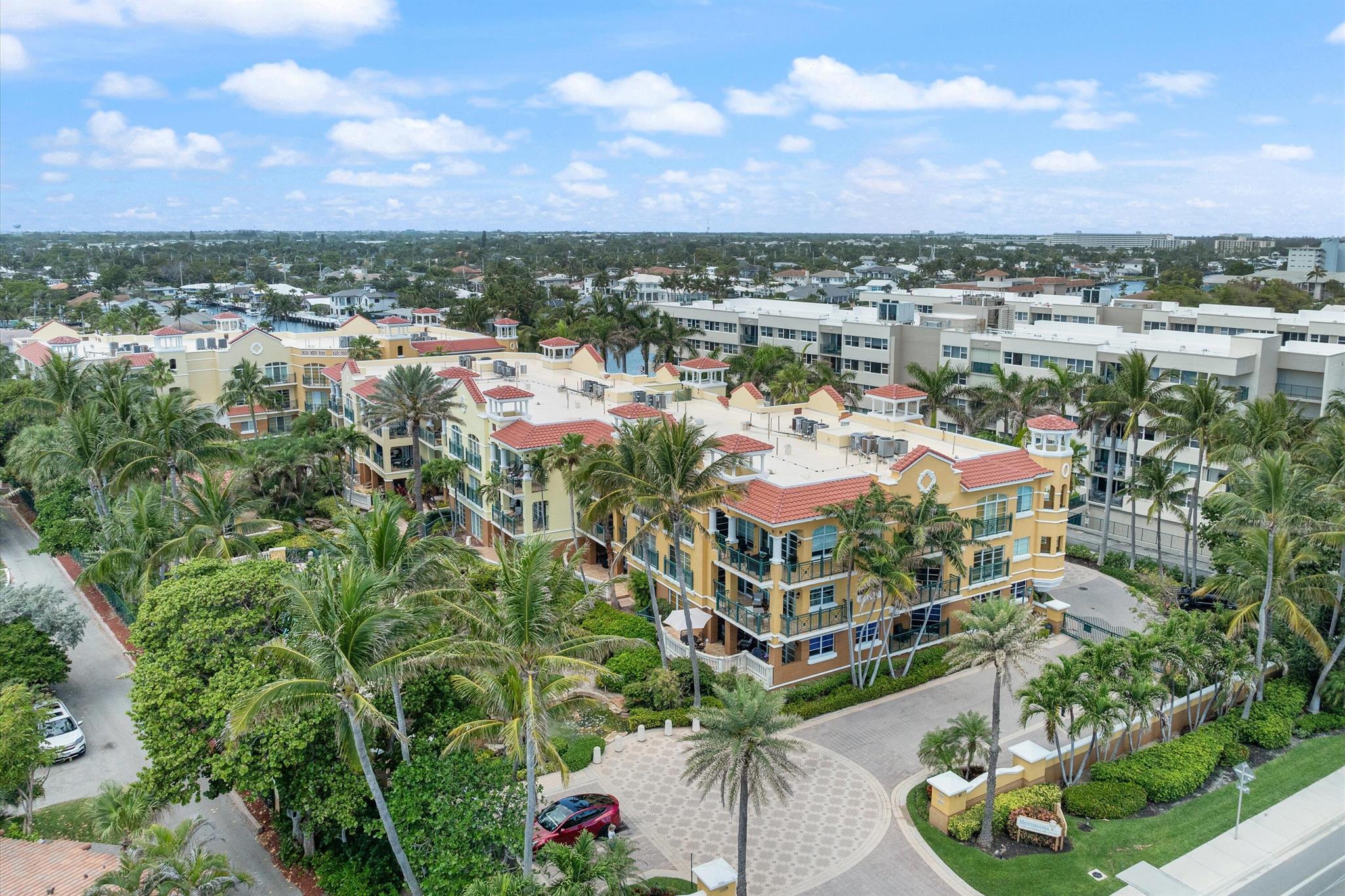 1230 Hillsboro Mile 310