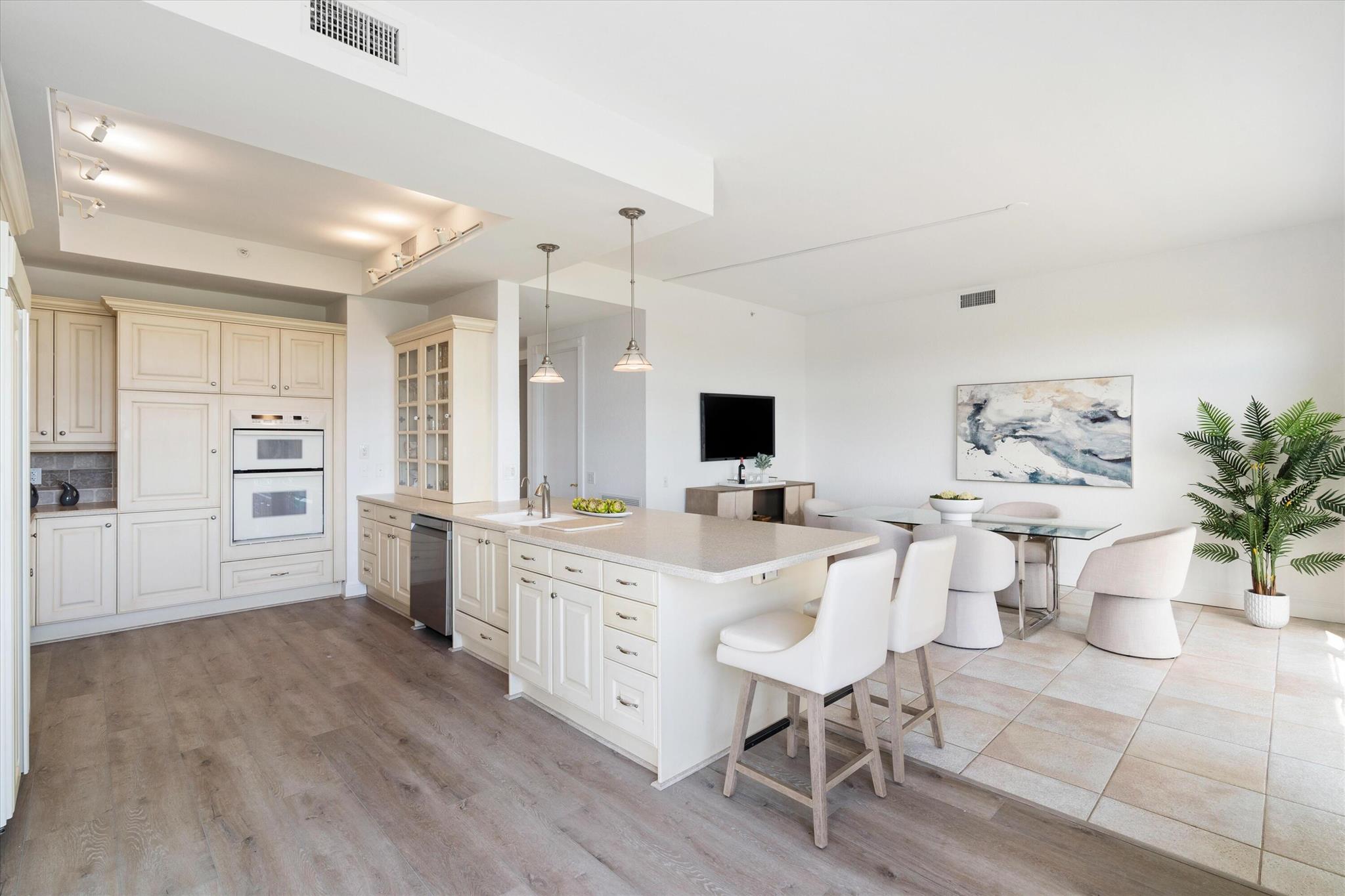 1230 Hillsboro Mile 310