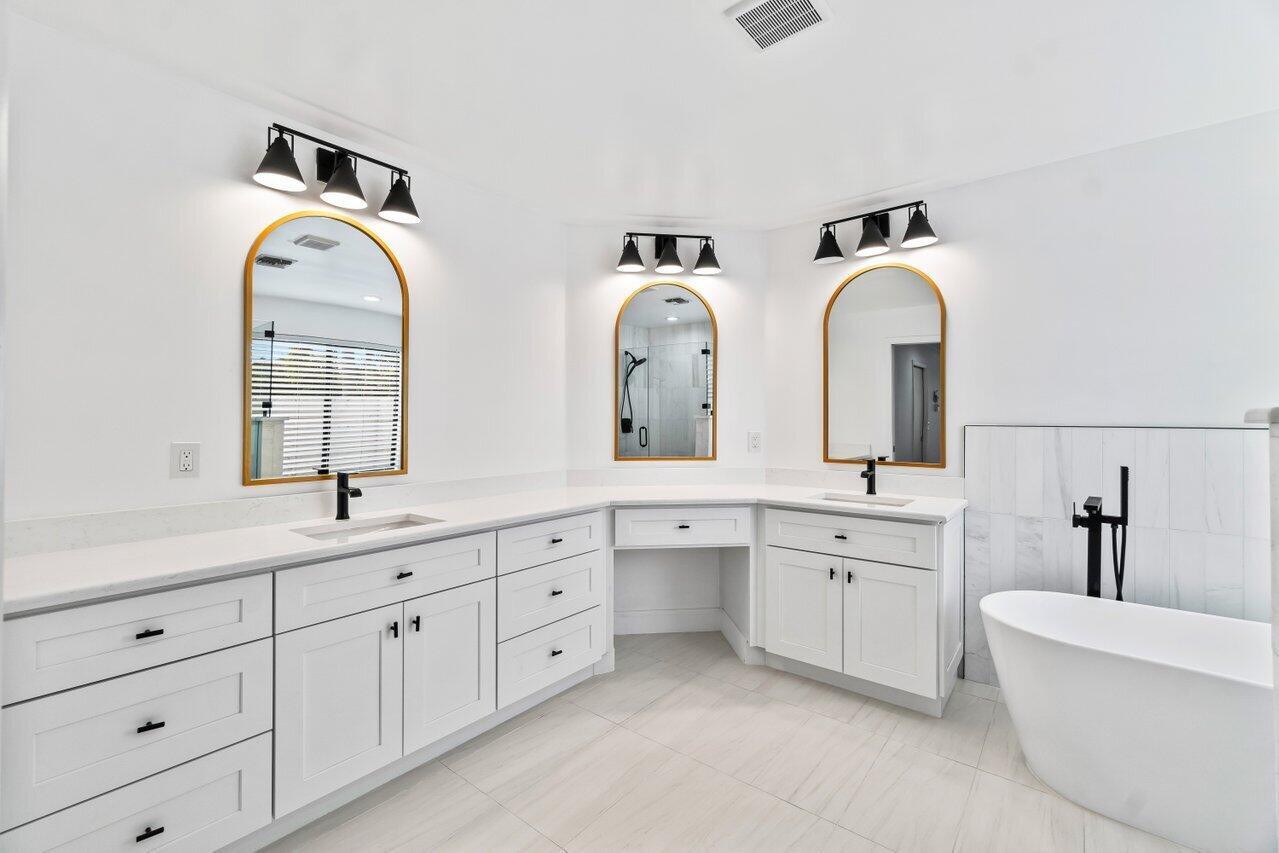 11517 Victoria Drive