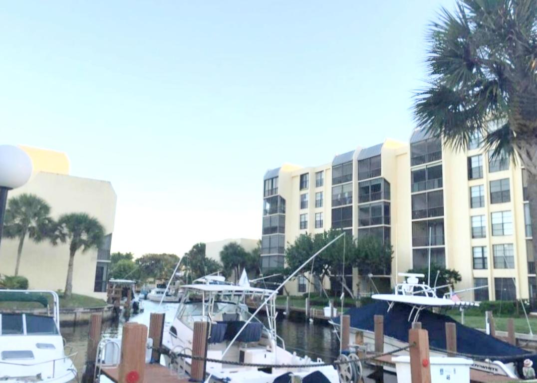 15 Royal Palm 5030 Way 5030, Boca Raton Unit: 5030